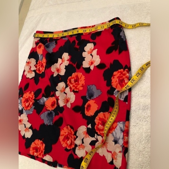 J Crew Factory Pencil Skirt Floral Red Blue White Style 37532 Size 6 - Picture 12 of 16